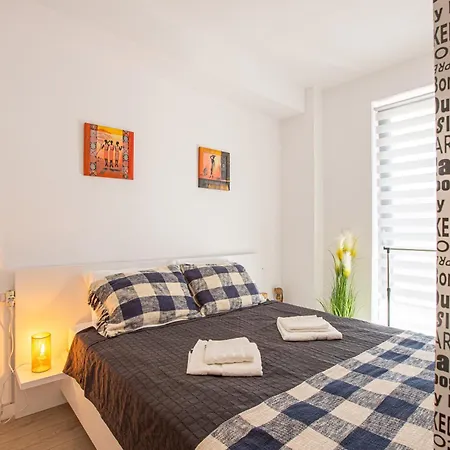 Ateneo Apartament *